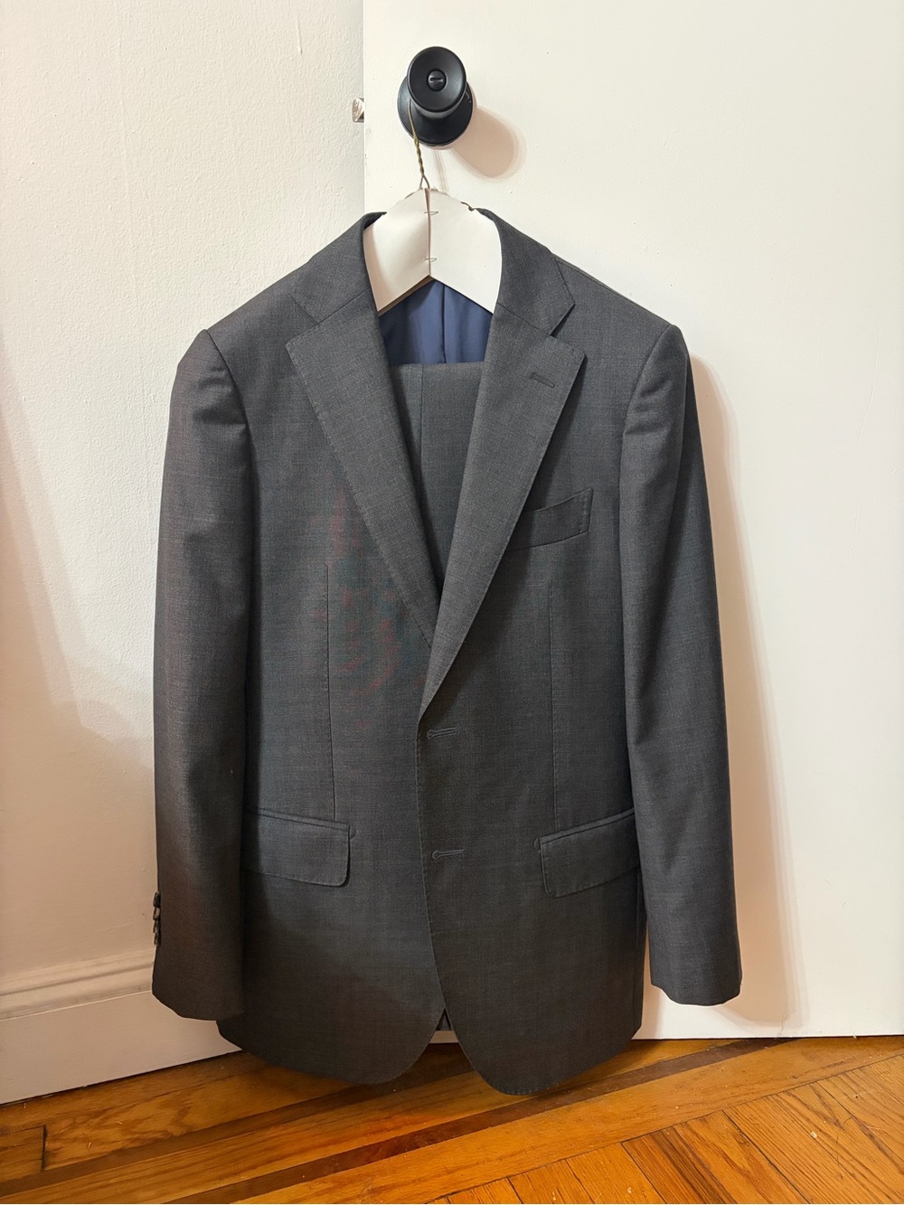 Men's Charcoal Gray Single-Breasted Suit Jacket
